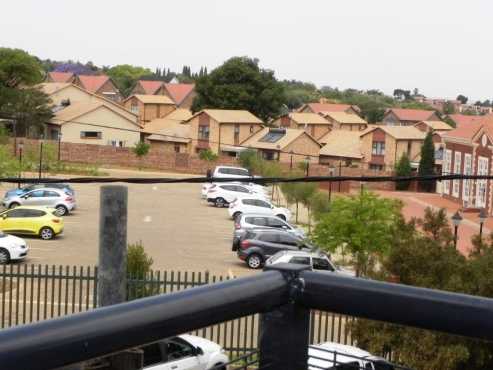 Modern 2 bed unit to let in a new development in Die Hoewes, Centurion.