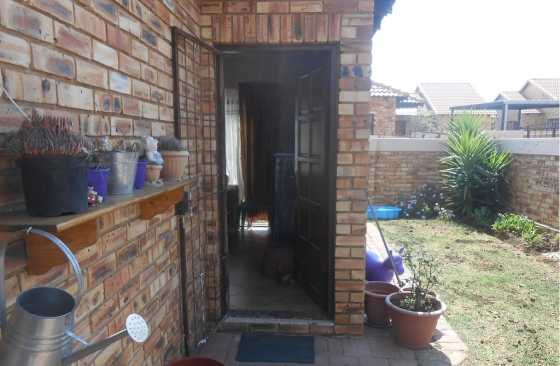 Modern 3 bedroom face brick townhouse Greenhills Randfontein