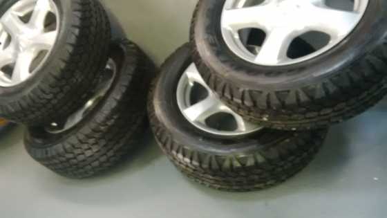 Month end special 4x 17 isuzu magwheel with 4x new tyres 2556517 goodyear wrangler all terrain