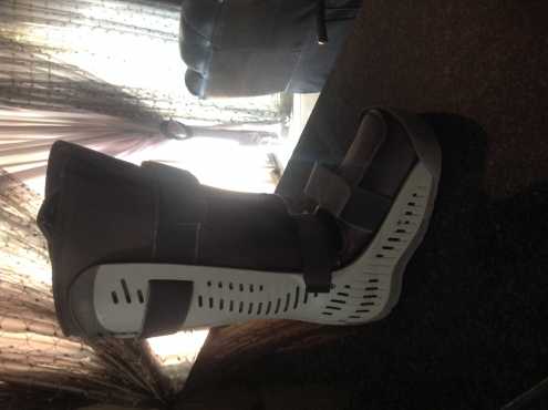 Moon boot inflatable