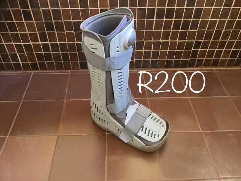 Moon boot Size 11