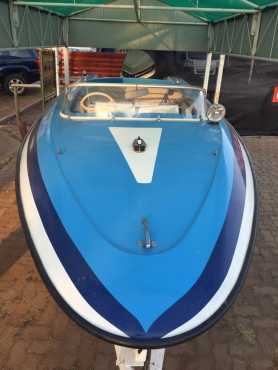 Moter Boat