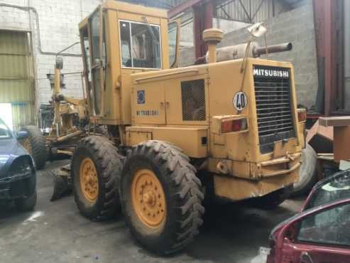 MOTOR GRADER MITSUBISHI MG400