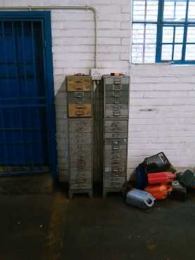 motor hoist gear box jack and work shop cupboards and drawers oil tank R2500