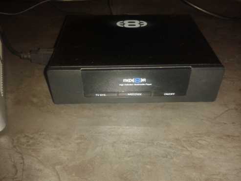 Multimedia player Mede8er 250x