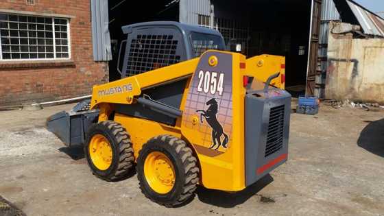 Mustang 2054 skid steer loader