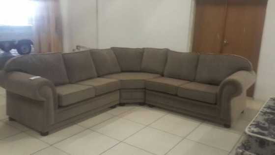 Nadia corner unit 5 seater Brand new.