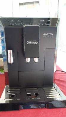 Nearly new DeLonghi Eletta Cappuccino amp Coffee bar