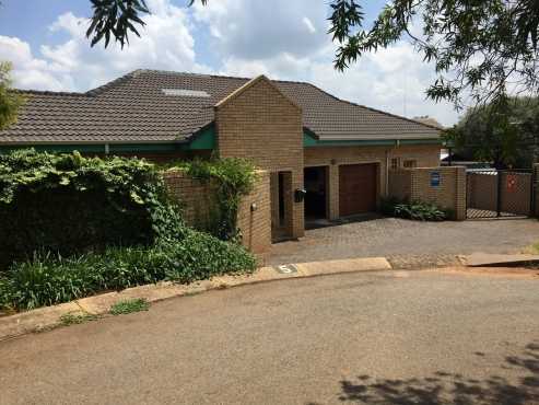 Neat 3 bed roon house in Hennops Park for sale