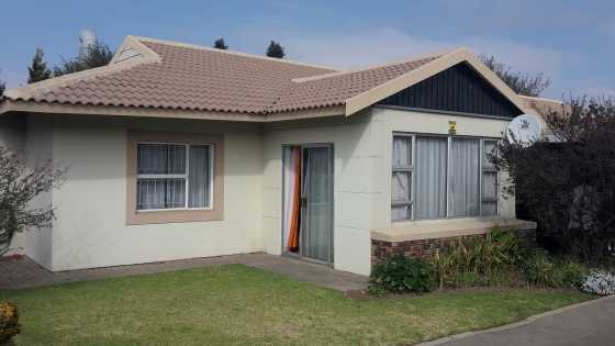 Neat amp secure Townhouse to rent in Vaalpark