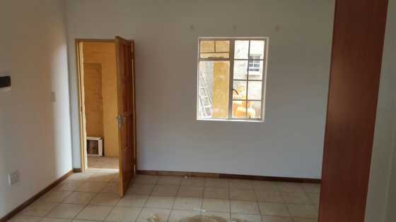 Neat Bachelors apartment for rent Gezina