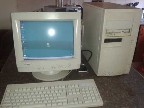 Neat cheap basic home office computer set