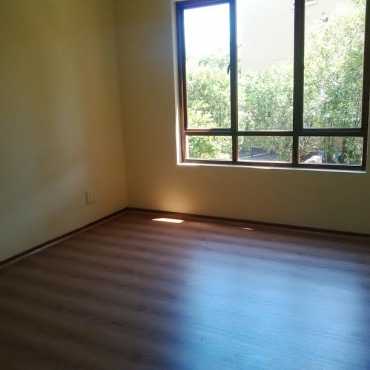 Neat modern spacious one bed - Lonehill - available imm