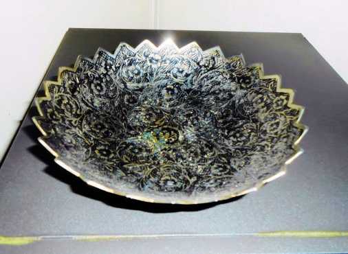 Nepal, India, Dubai (you tell me) decorated (engraved) candy dish, Silver plated. R100