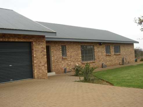 Netjiese groot huis te huur in Kameeldrift Landgoed