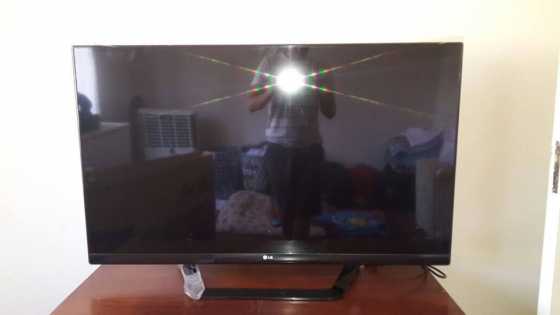 New 47 inch led lg 3d smart tv