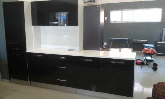 NEW Beautiful Grande kitchen scheme black and white for sale NEW