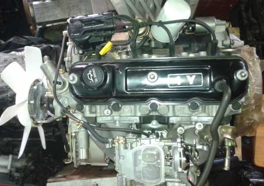 New complete  4Y ENGINE for taxi  inyati  hiace  hilux