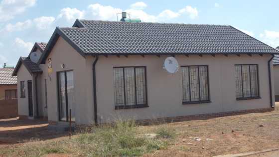 new development houses for sale in Soshanguve