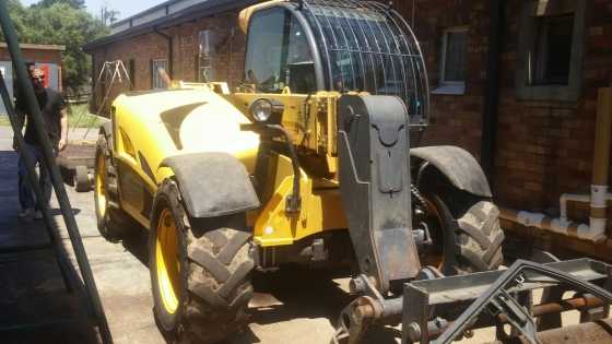 New Holland LM733 Telehandler for sale