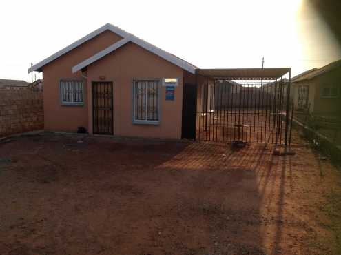 New house in ext 26 Protea Glen