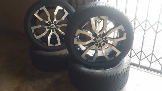 NEW RANGE ROVER TYRES AND RIMS