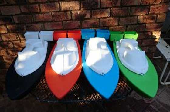 New unbreakable polyethylene remote control bait boats for sale