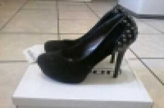 NEW Womens Black Suede Platform Heels, Size 5