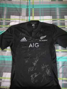 New Zealand rugby Jersey signed by team