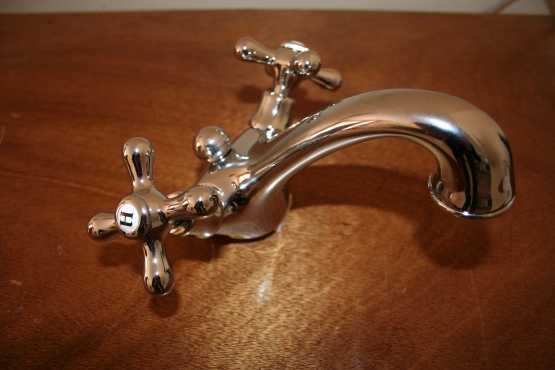 Niccolazzi Italian imported Victorian style basin mixer - Excellent condition