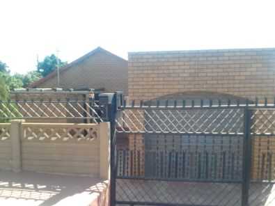 NICE 3BEDROOM HOUSE FOR SALE SOSHANGUVE DD