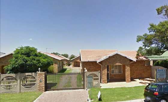 NIGEL GAUTENG  YOU GET 4 LOOSE STANDING HOUSES IN A FULLY FENCED PRIVATE SECURED PROPERTY