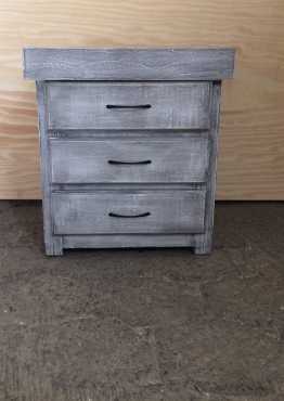 Night stand Farmhouse series 515 with 3 drawers - Glazed