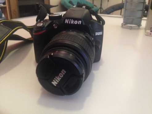 Nikon D3200 body only new