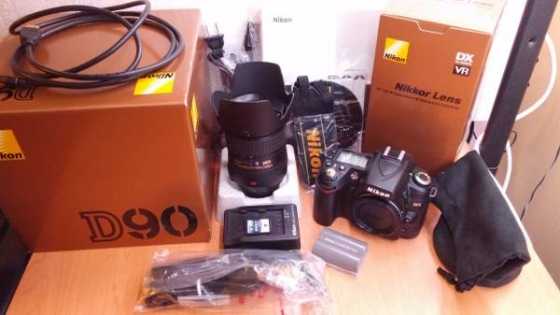 Nikon D90 12.3MP  SLR Camera with 18-105 mm Zoom Lens