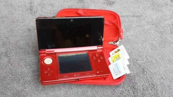 Nintendo 3ds Core Red  3 games