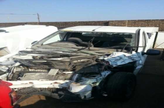 nissam np200accident damage selling  complete