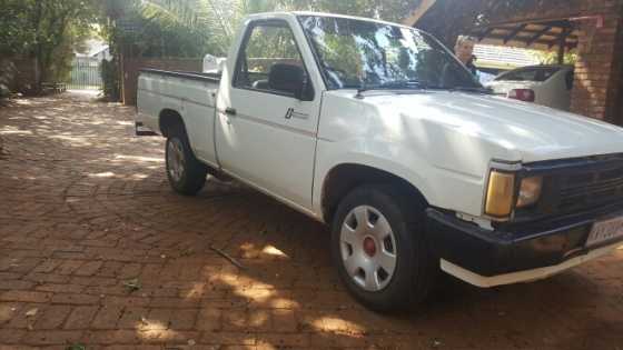 Nissan 1 tonner bakkie R 42000