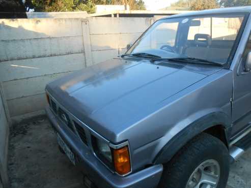 Nissan 1tonner 3L V6 LWB Bakkie for sale 1995