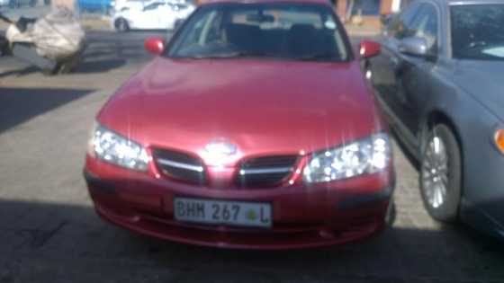 Nissan Almera 1.6 in good condition for R 42000 Accesories Airbags, electric window, electric mirro