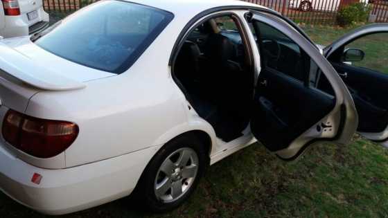 Nissan almera 1.8 fuel,2006