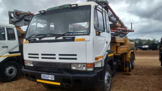 NISSAN CONCRETE TRUCK