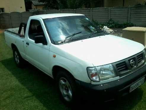 Nissan Hardbody 2004 Model - Petrol