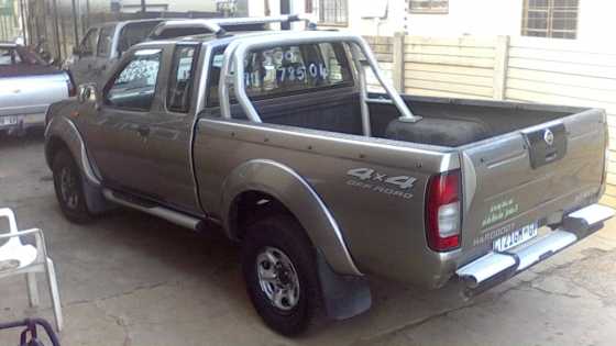 NISSAN HARDBODY 2004 TD