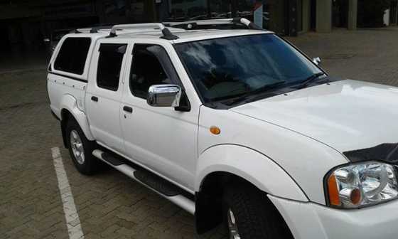 Nissan hardbody 2.4i