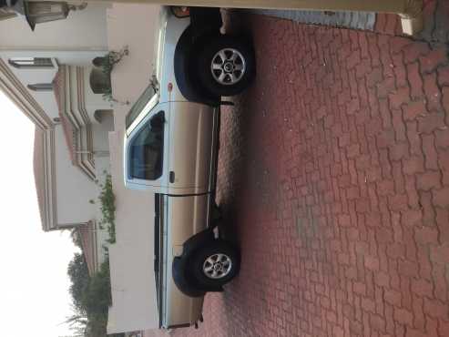 Nissan Hardbody Hi-rider 2.4