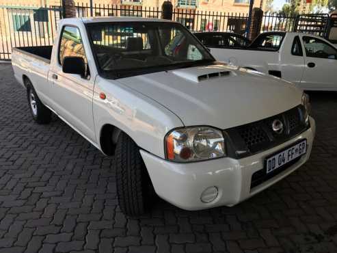 nissan hardbody np300 2,5 tdi pu sc 2014 model