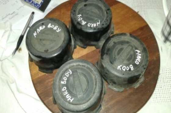 Nissan Hardbody Wheelcap set R350 all.