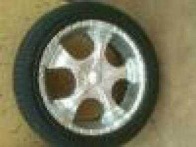 Nissan Navara 20inch set of rims and tyres