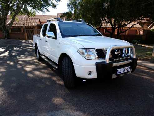 NiSSaN NaVaRa 2.5 DCI AT